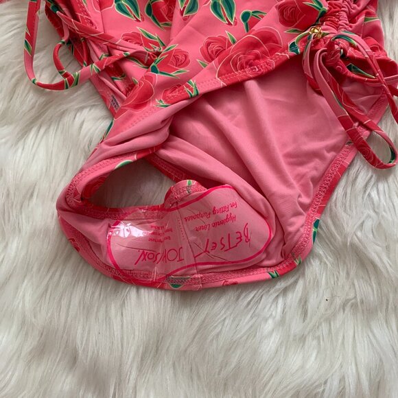 BETSEY JOHNSON Rose V-Neck Cinched Sides One Piece Swimsuit in Pink/Red Sz M - Picture 5 of 8